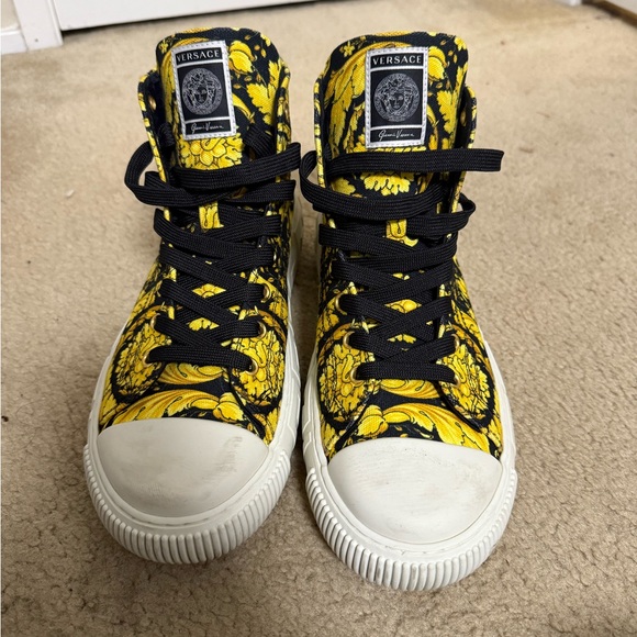 Versace Kids Sneakers - Bold Yellow and Black - Picture 1 of 4